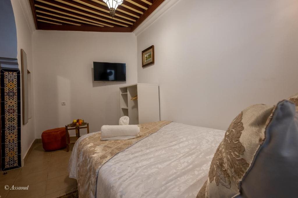 Double Room with Private Bathroom room - Image 2