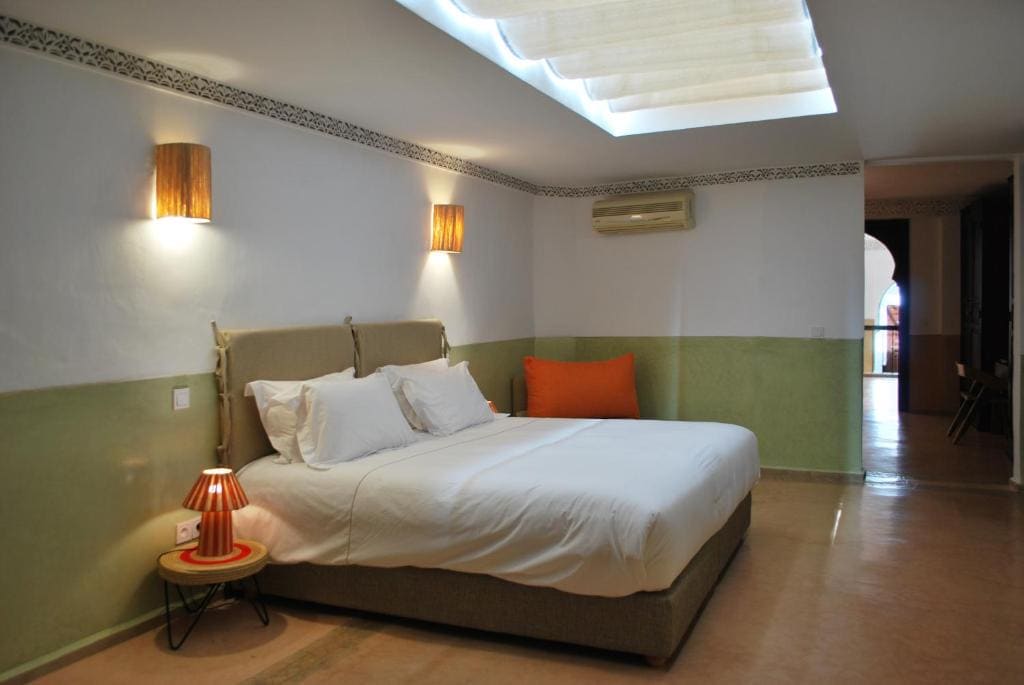 Suite with Spa Bath room - Image 1
