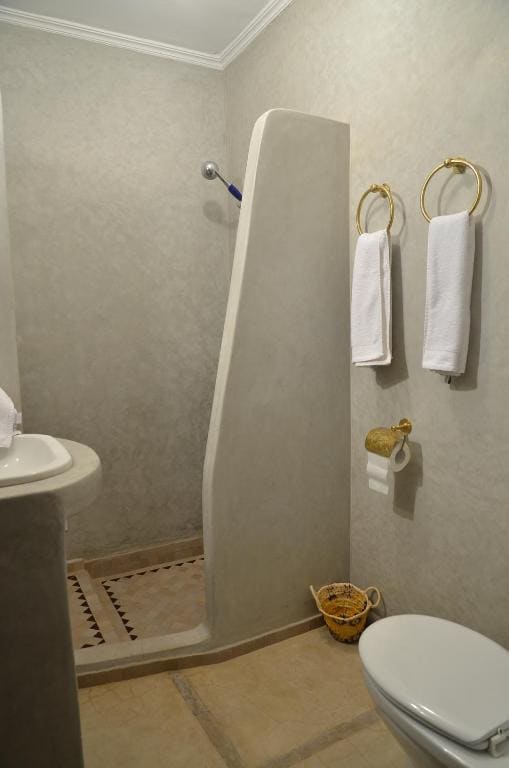 Standard Triple Room room - Image 1