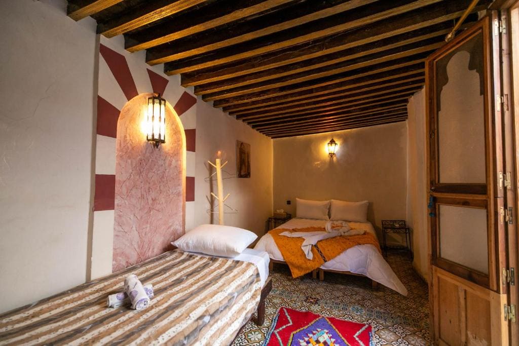Comfort Triple Room with Shower room - Image 3