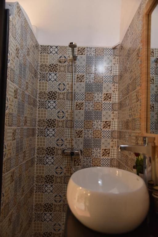 Superior Triple Room room - Image 3
