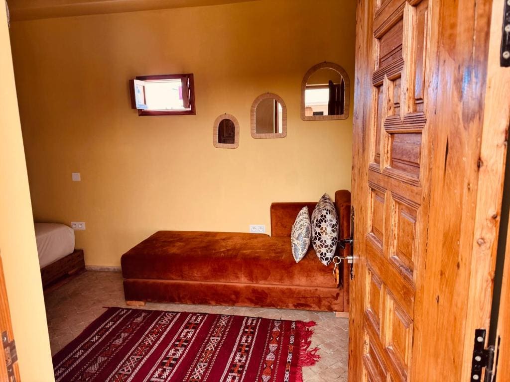 Family Room room - Image 2