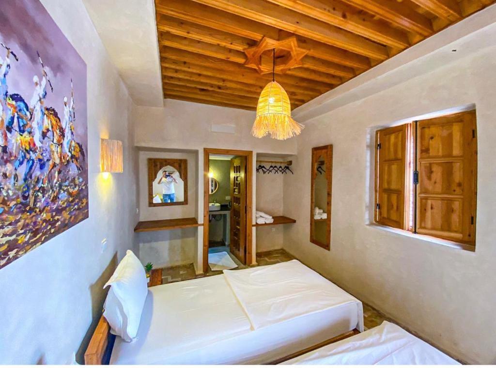 Standard Twin Room room - Image 1