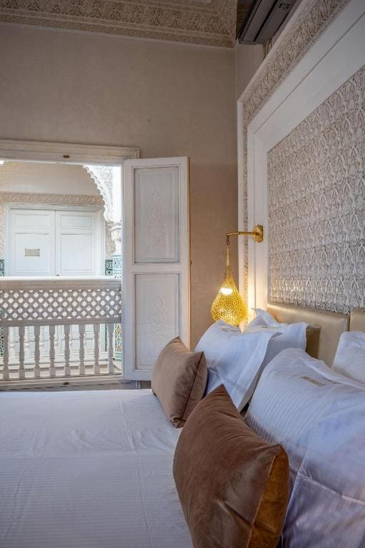 Superior Double or Twin Room room - Image 3