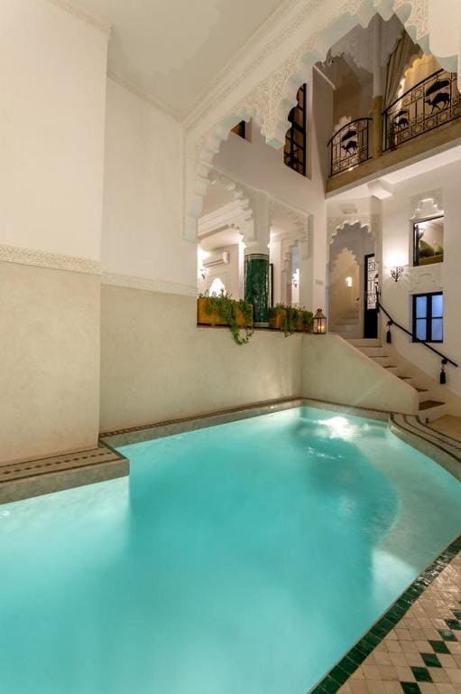 Double Room with Pool View room - Image 2