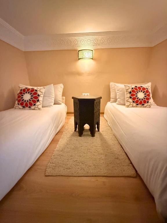 Deluxe Room room - Image 3
