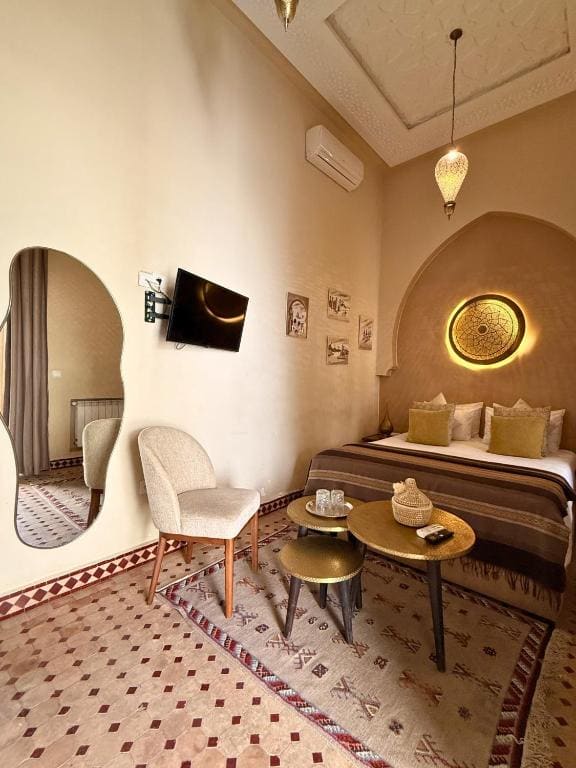 Deluxe Room room - Image 1