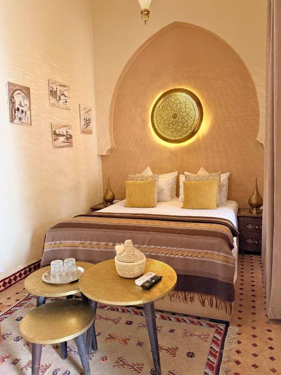 Deluxe Room room - Image 2