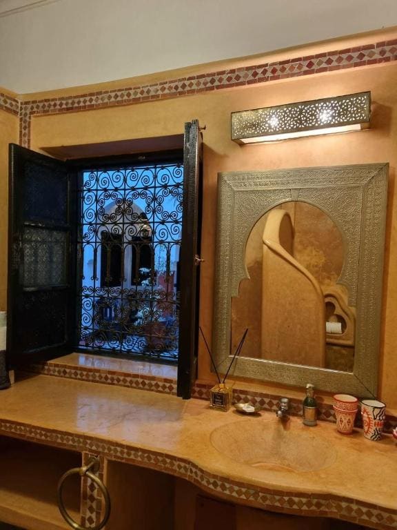 Standard Twin Room room - Image 3
