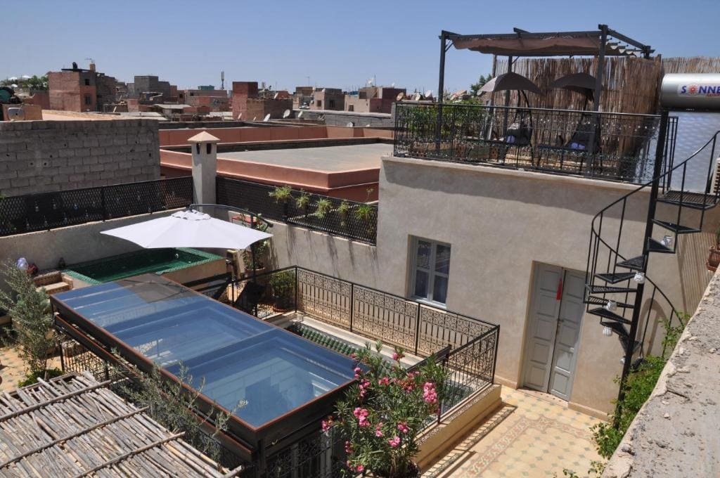 Deluxe Double Room with Shower room - Image 2