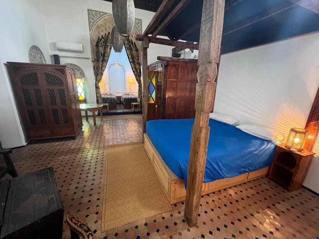 Deluxe Suite Sultan room - Image 1