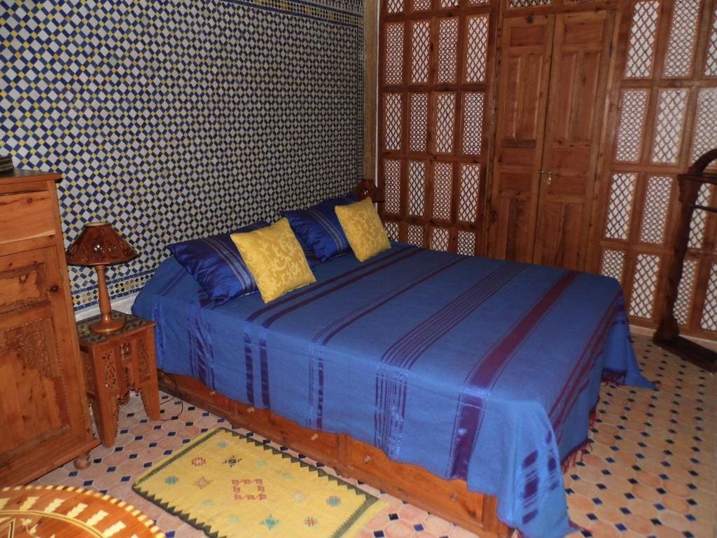 Deluxe Suite Lhaja room - Image 1
