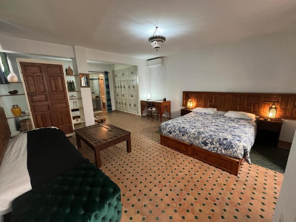 Deluxe Suite Amire room - Image 1