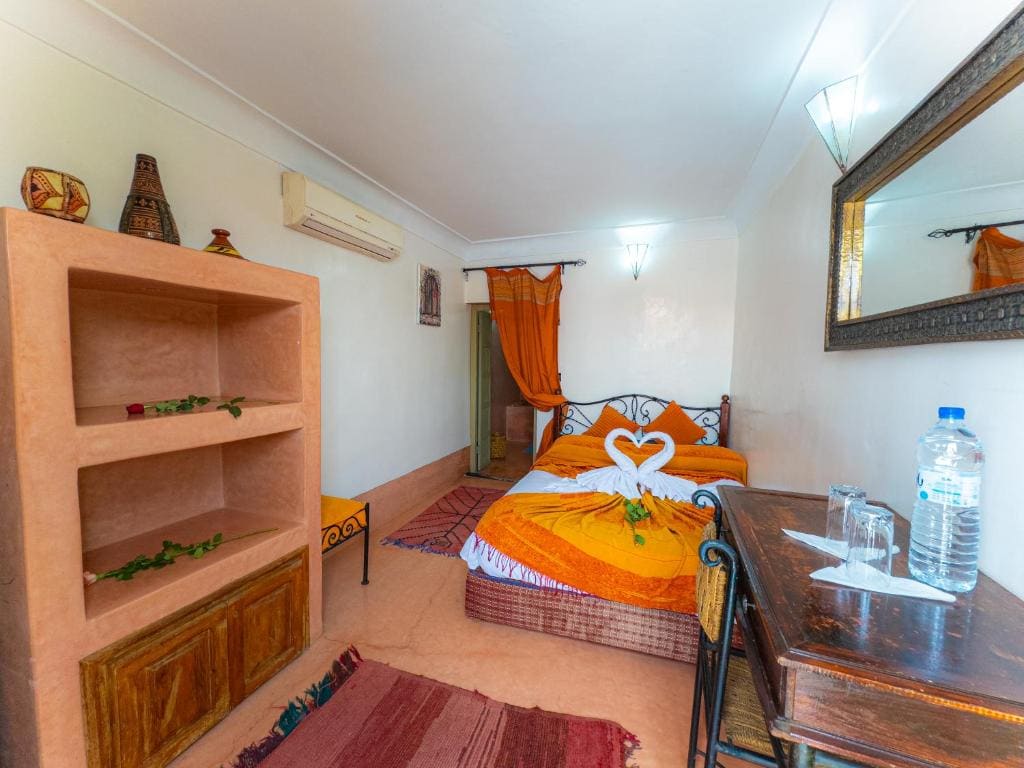 Tshin Double Room room - Image 3