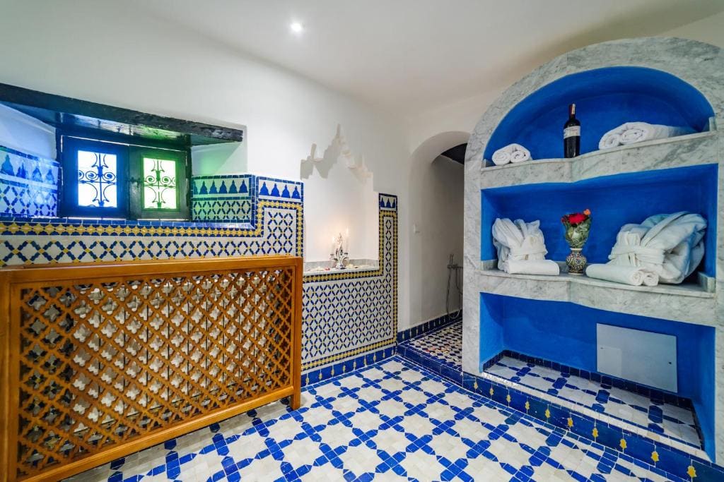 Chérine Royal Suite room - Image 3