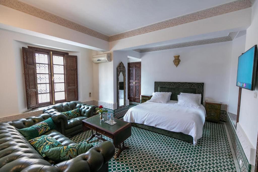 King Suite room - Image 2