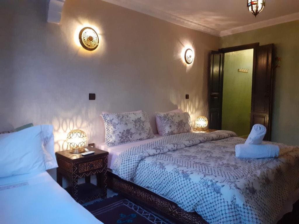 Deluxe Room room - Image 3