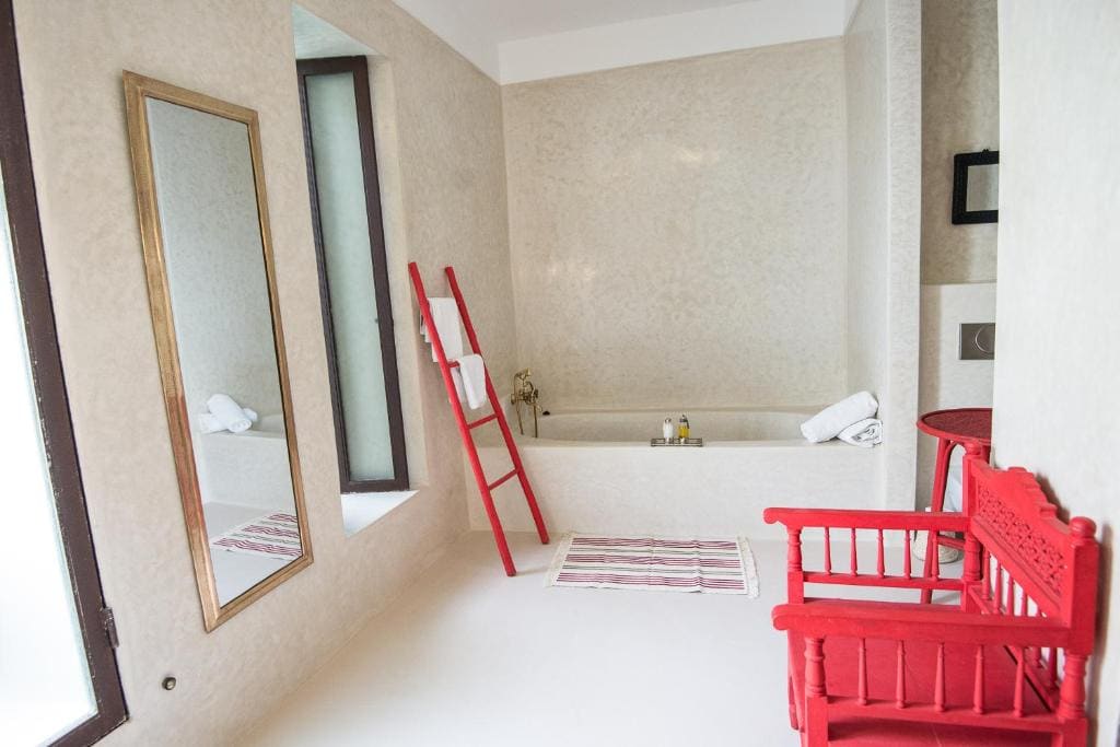 Executive Suite room - Image 1