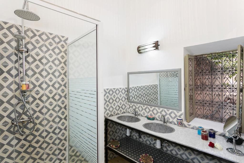 Family Junior Suite room - Image 3