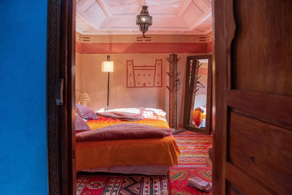 Double or Twin Room with Mountain View room - Image 3