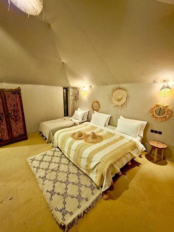 Deluxe Triple Room room - Image 1