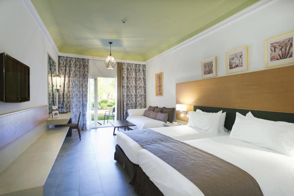 Double Room with Sofa Bed room - Image 3
