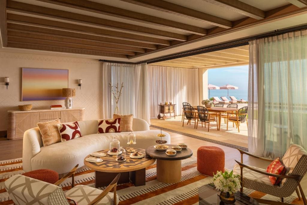 Two bedrooms Privilege Suite, Beachfront room - Image 2