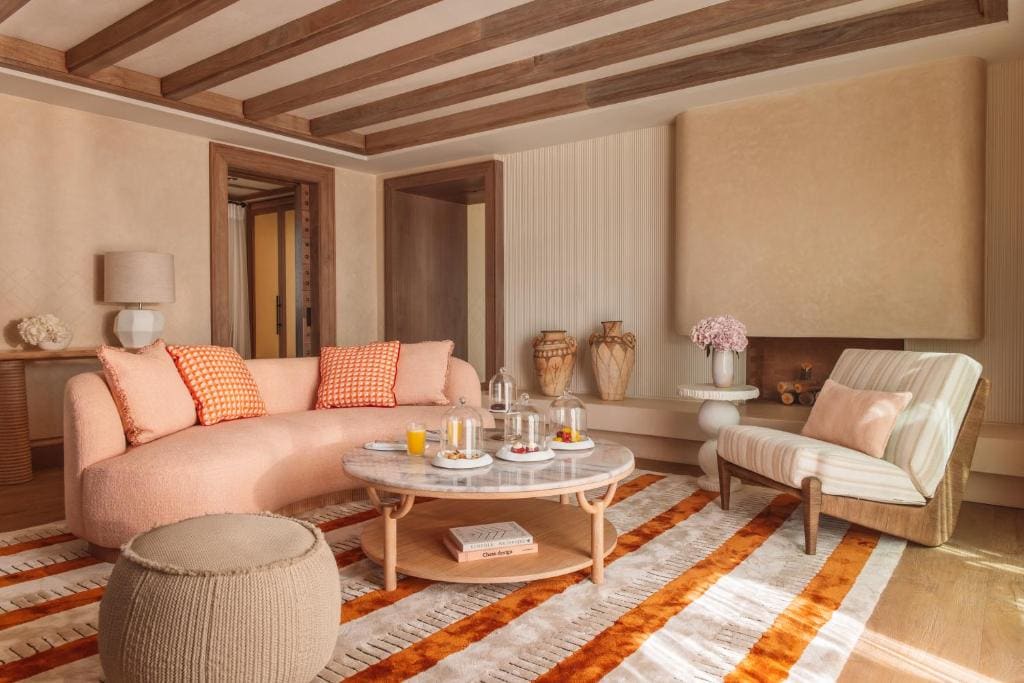 Deluxe Suite room - Image 2