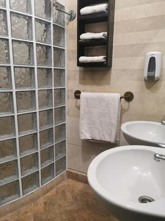 Mini Suite room - Image 3