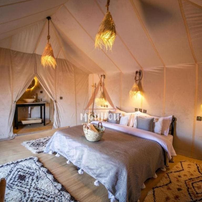 Tent room - Image 2