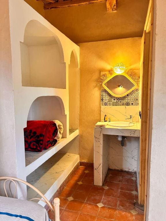 Deluxe Bungalow with Garden View room - Image 3