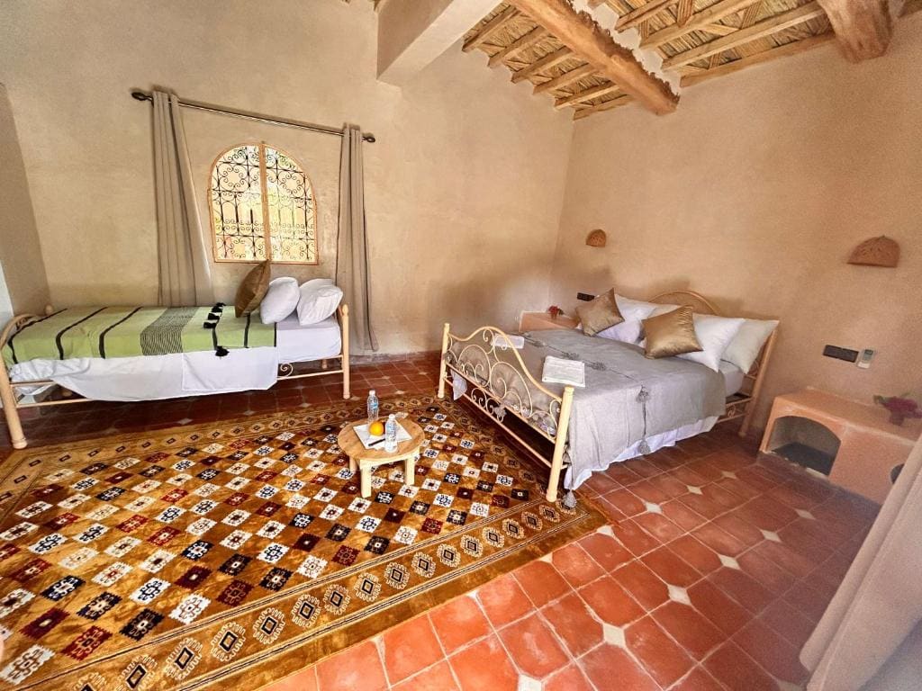 Double Room with Garden View room - Image 3