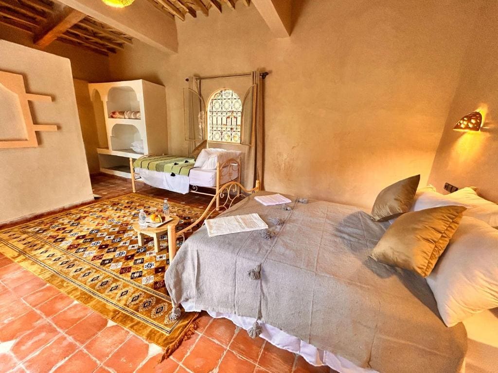 Double Room with Garden View room - Image 2