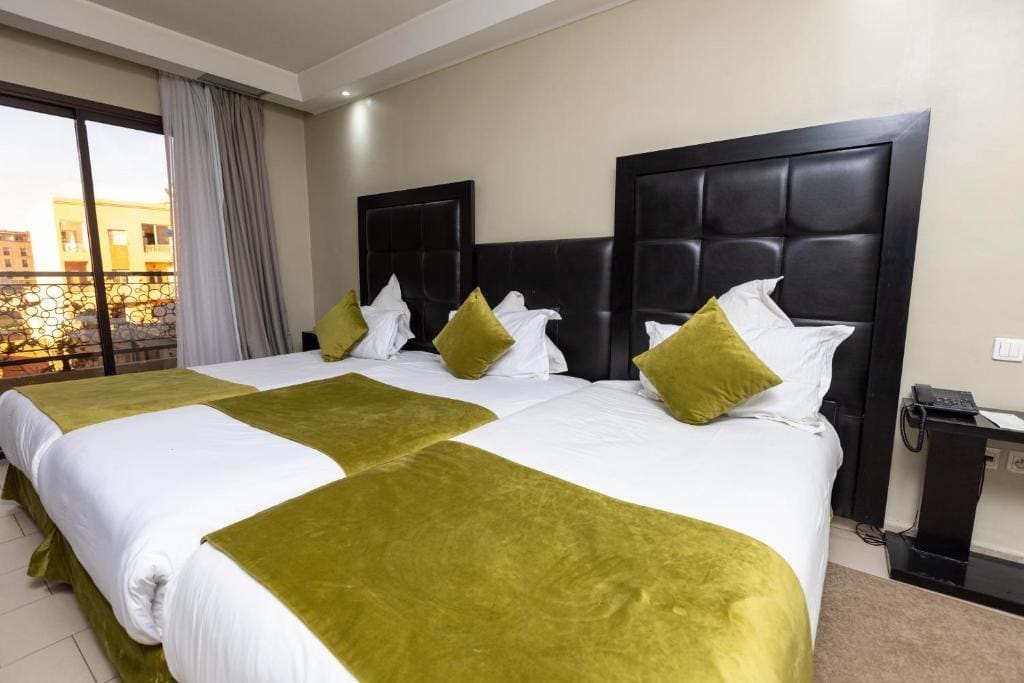 Deluxe Triple Room room - Image 1