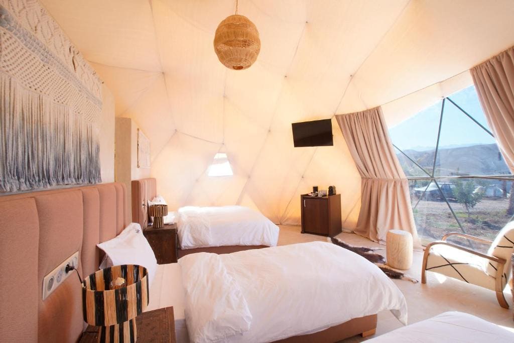 Tent room - Image 2