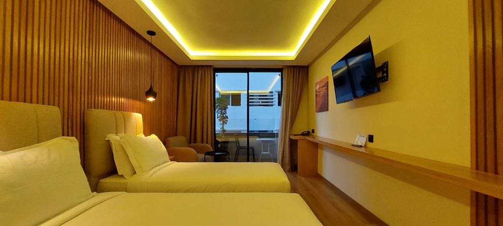 Double or Twin Room with Balcony room - Image 3