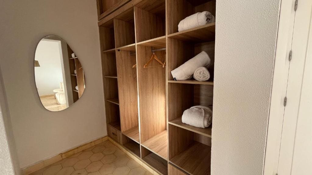 Deluxe Double Room with Side Sea View room - Image 2