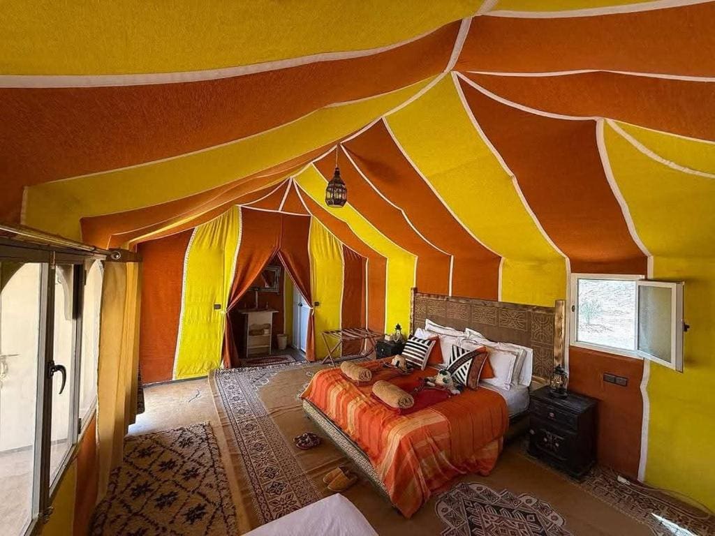 Tent room - Image 1