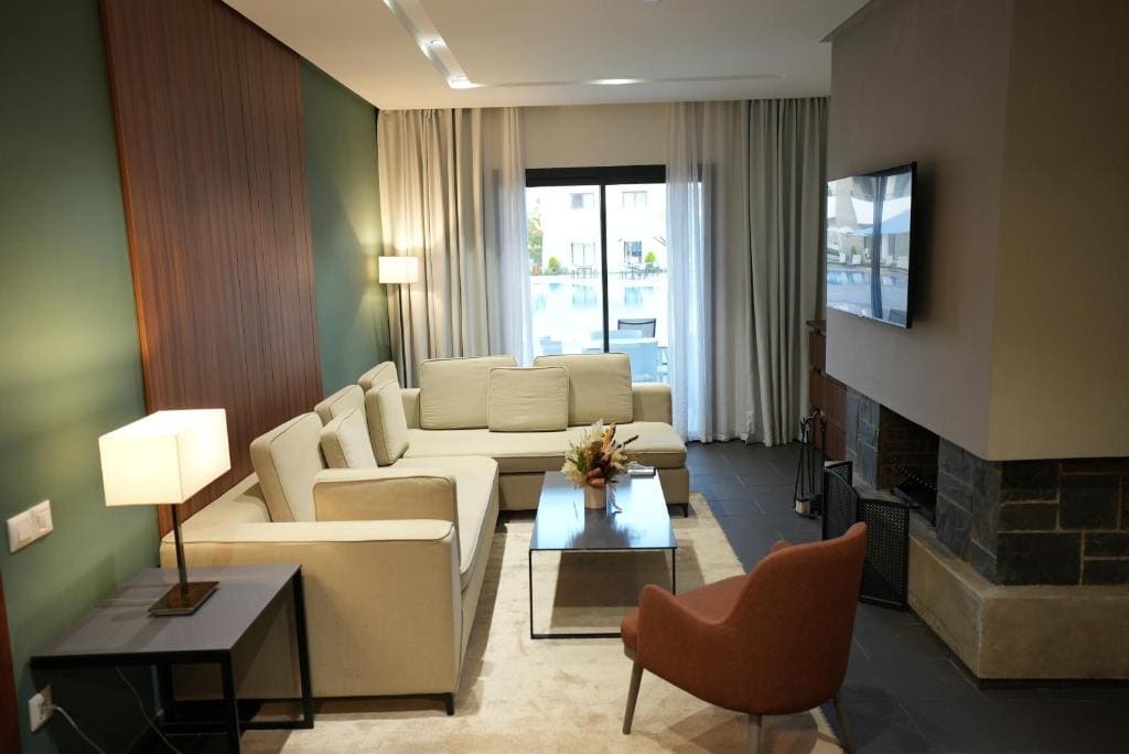 One-Bedroom Apartment room - Image 1