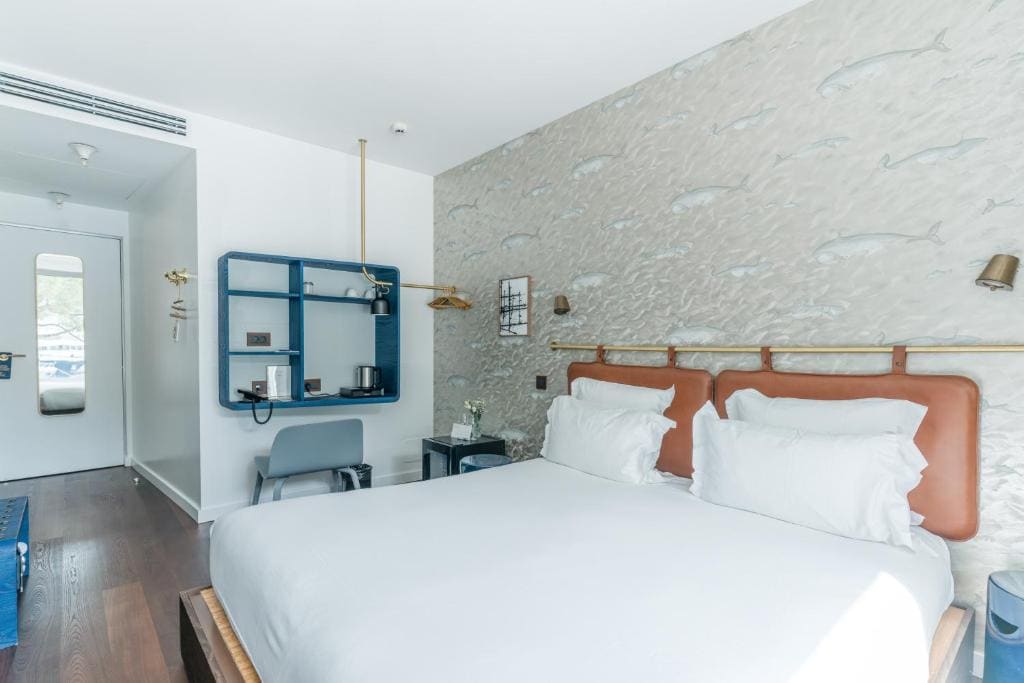 Double Room with Sea View room - Image 3