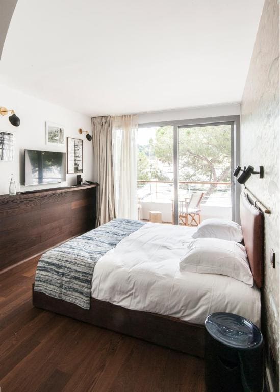 Double Room with Balcony and Sea View room - Image 3