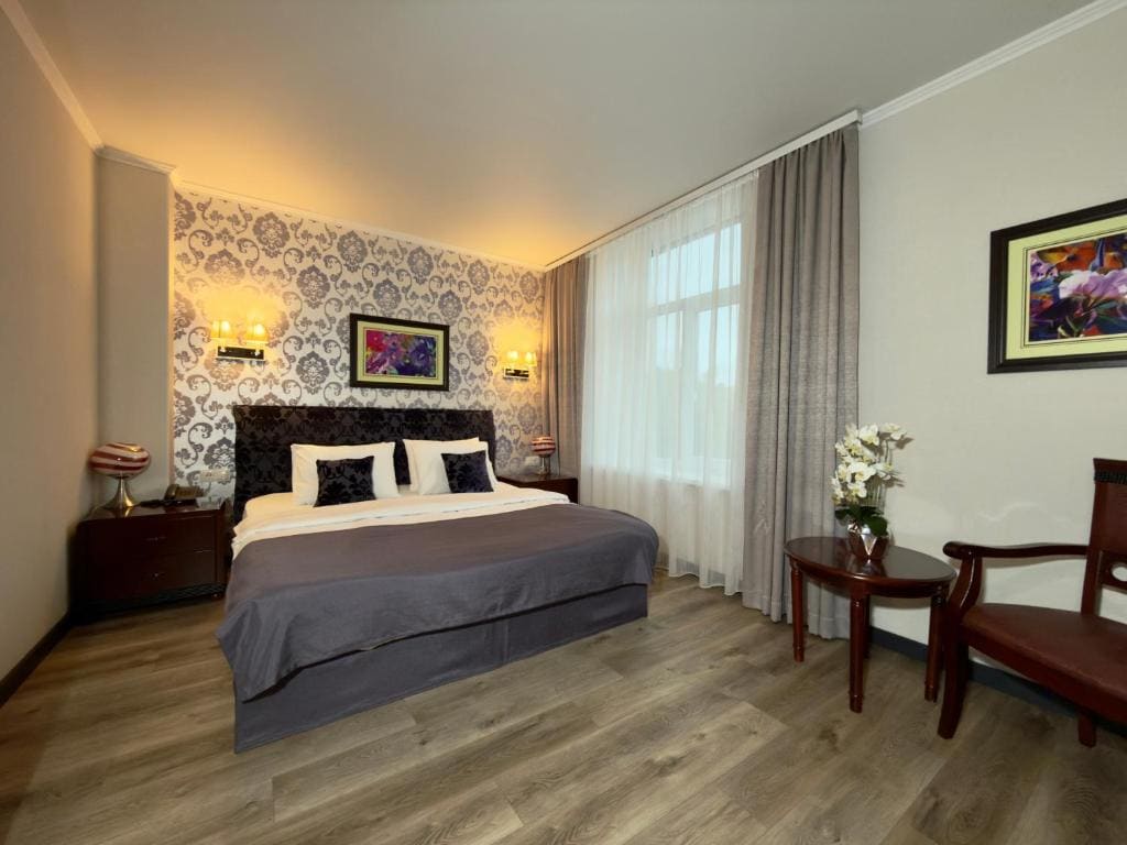 Deluxe Suite room - Image 1