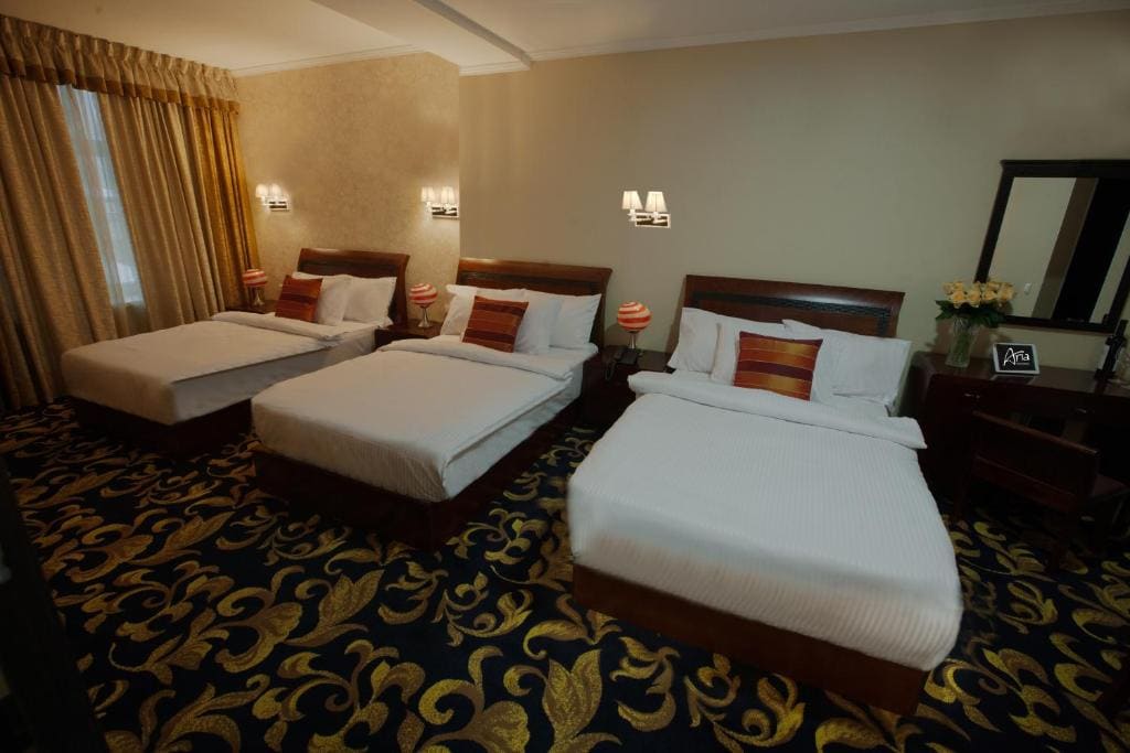 Deluxe Triple Room room - Image 2