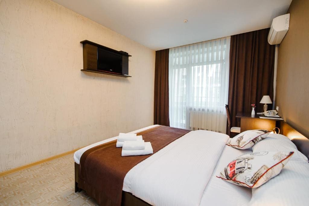 Deluxe Double Room with Balcony room - Image 1
