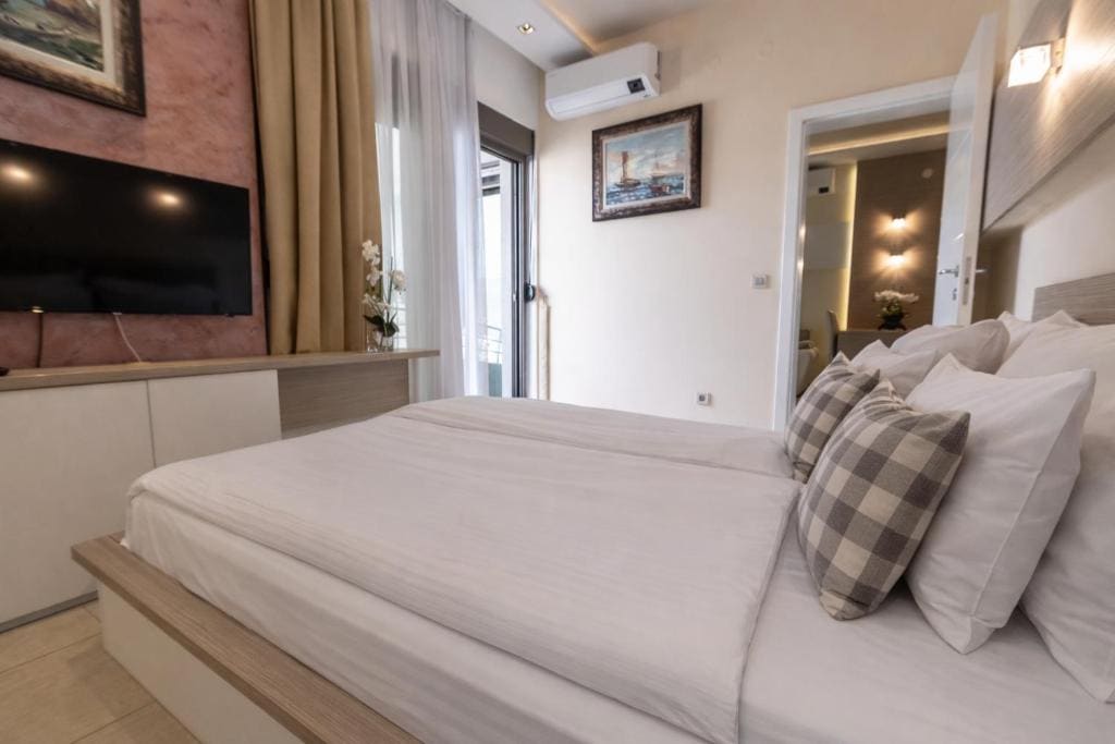 Apartment with Sea View room - Image 2