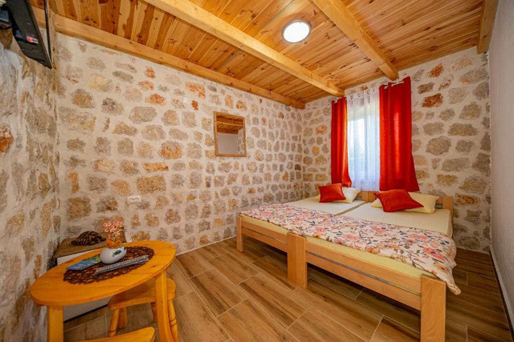 Double Room with Private Bathroom room - Image 1