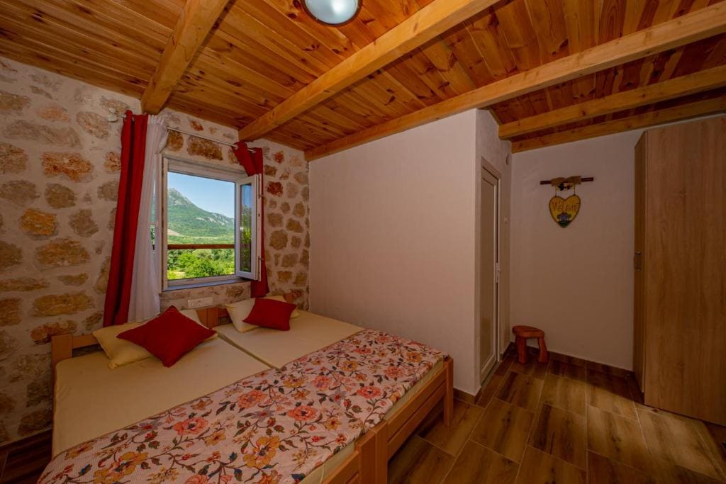 Double Room with Private Bathroom room - Image 3