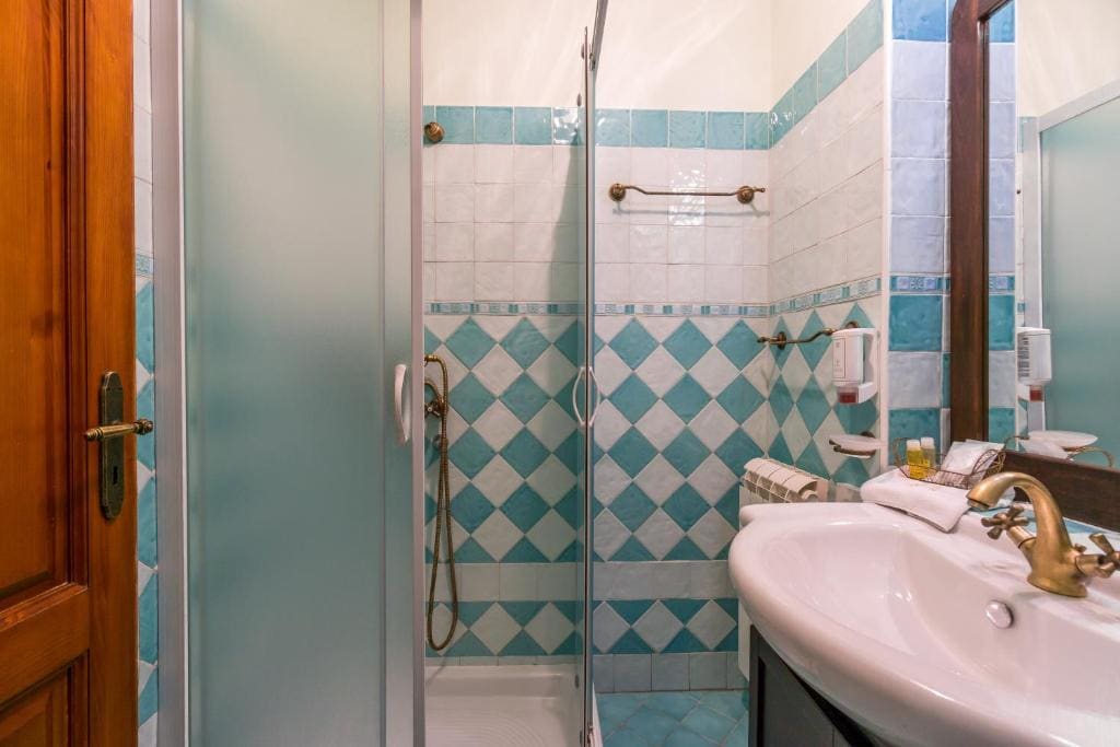 Standard Double Room room - Image 2