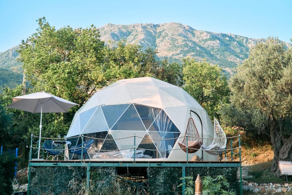 Tent room - Image 2