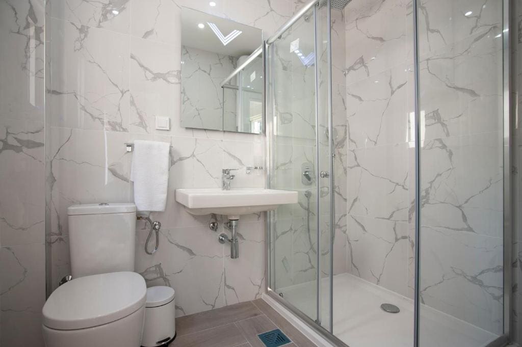 Deluxe Family Room room - Image 1